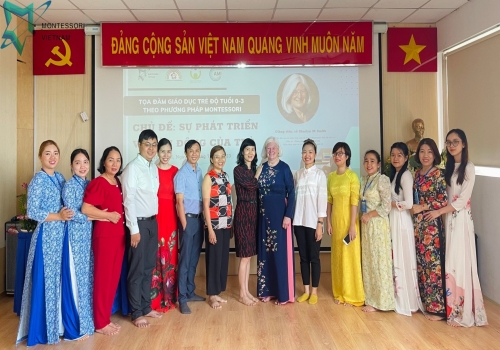 BUỔI TỌA ĐÀM CÙNG CÔ SHARLYN M SMITH-GIÁM ĐỐC ĐÀO TẠO KHÓA HỌC GIÁO VIÊN VÀ TRỢ TÁ MONTESSORI ĐỘ TUỔI 0-3 (NGÀY 01/7/2023)