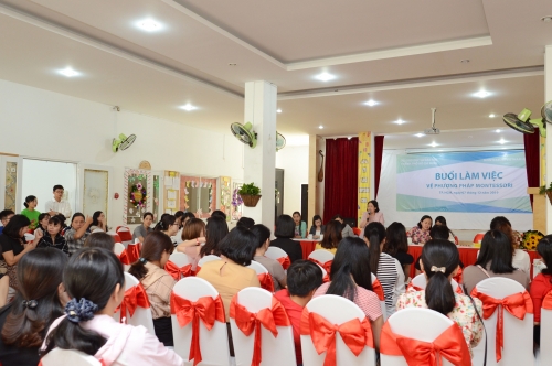 Buổi làm việc về ứng dụng phương pháp Montessori trong giáo dục mầm non