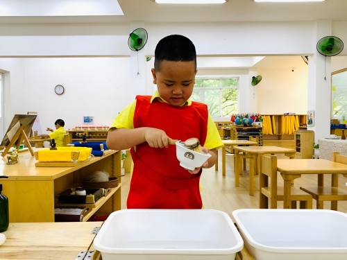 Thứ Hai - Ngày Đầu Tuần Ở Tiny Flower Montessori: Khởi Đầu Nhẹ Nhàng Và Tràn Đầy Cảm Hứng Thứ Hai - Ngày Đầu Tuần Ở Tiny Flower Montessori: Khởi Đầu Nhẹ Nhàng Và Tràn Đầy Cảm Hứng