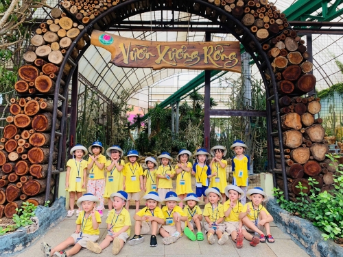 Journey to Discover Đầm Sen – Heartfelt Memories of the Tiny Flower Montessori Children Journey to Discover Đầm Sen – Heartfelt Memories of the Tiny Flower Montessori Children